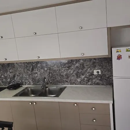 Apartament Metrolpol Kashari